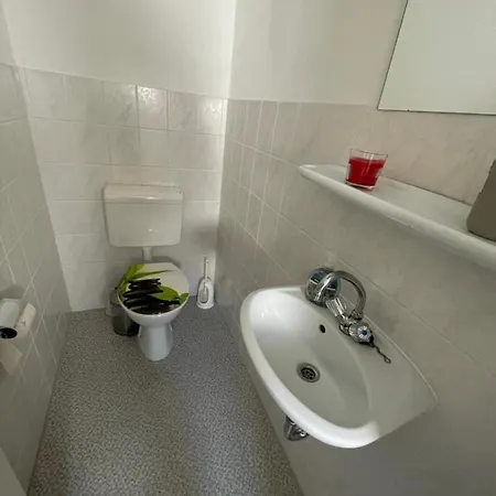 Schoene Einfache Zentrale Ferienwohnung Ueber Den Daechern Der Stadt Bremerhaven Exterior photo