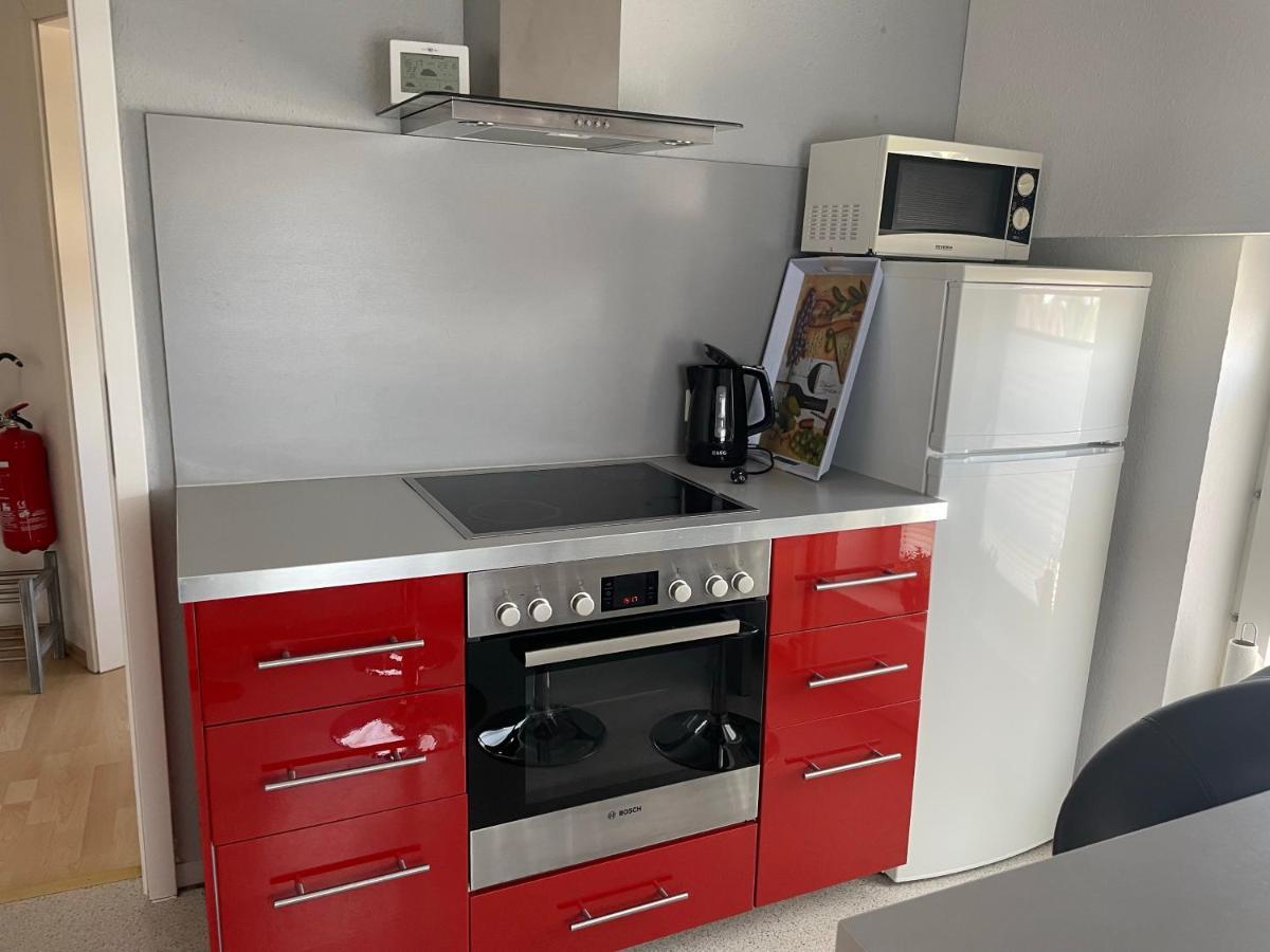 Apartment Schoene Einfache Zentrale Ueber Den Daechern Der Stadt *